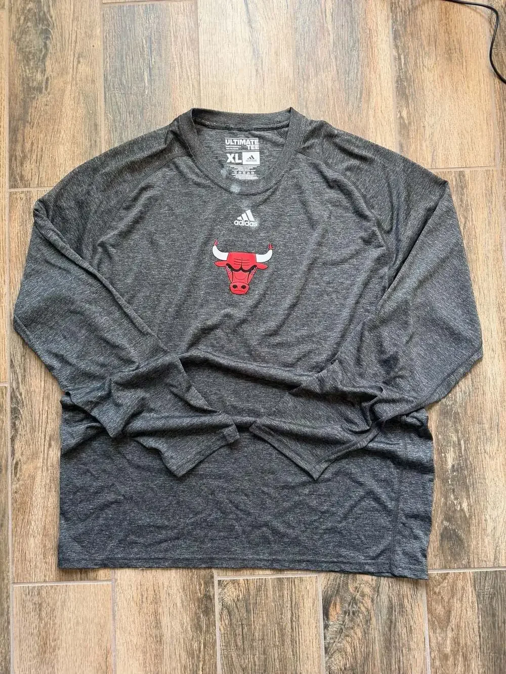 Adidas Chicago Bulls Ultimate Tee Size XL Gray Long Sleeve
